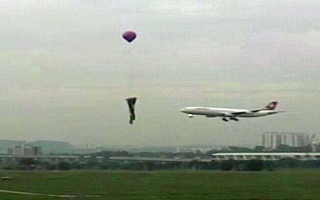 Balão quase atingiu uma aeronava que se aproximava para realizar um pouseo no Aeroporto de Guarulhos