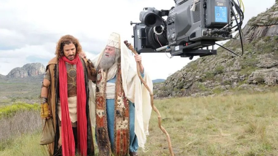 Os atores Leonardo Brício (Davi) e Isaac Bardavid (Samuel) em gravação série Rei Davi