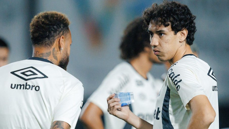 Neymar e Bontempo durante o último treino antes do duelo diante da UCV