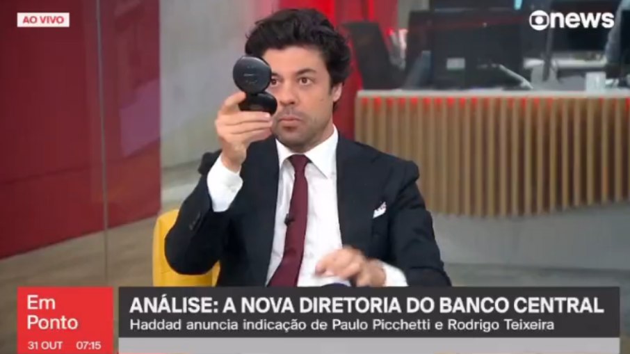 Apresentador da GloboNews é traído por câmera e vira meme; vídeo