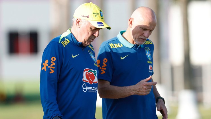 Seleção: Ancelotti esboça time titular que pegará o Equador; veja