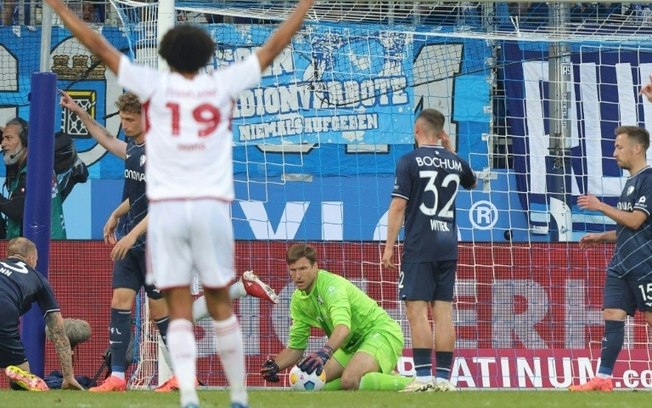 O Fortuna Düsseldorf abriu o placar com um gol contra de Philipp Hofmann na vitória sobre o Bochum