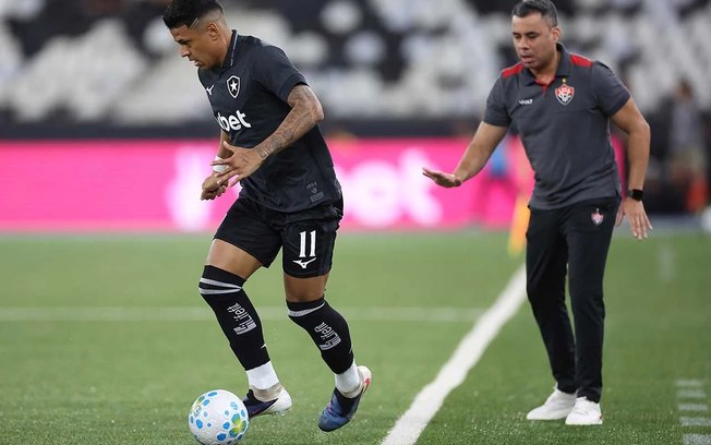 Martins foi devolvido ao Botafogo 