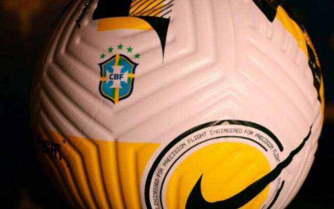 CBF divulga imagens da bola que será usada em 2022 no Brasil