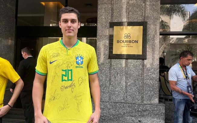 Torcedor ganha diária para ver jogadores da Seleção Brasileira de perto