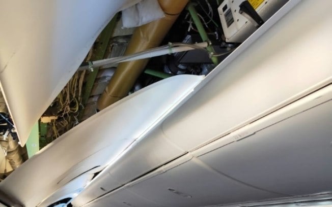 Imagem tirada em 1º de julho de 2024 pelo passageiro Claudio Fernández Arbes mostra os danos a um Boeing 787-9 Dreamliner da Air Europa após fazer um pouso de emergência em Natal devido a fortes turbulências em sua viagem de Madri a Montevidéu