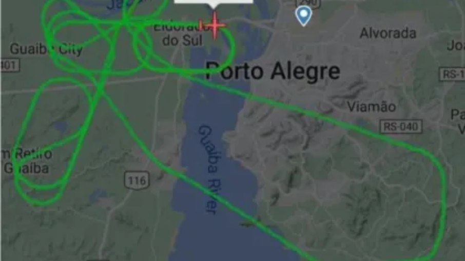 O avião tentava pousar em Porto Alegre