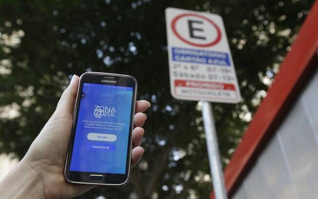 Desde o dia 5 de dezembro de 2016, apenas a Zona Azul Digital é aceita nos estacionamentos rotatvios de São Paulo