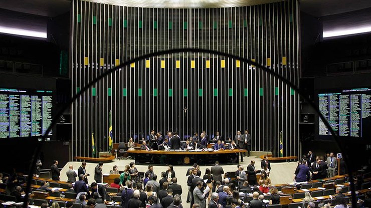 Veja a lista de políticos tradicionais que ficaram sem mandato