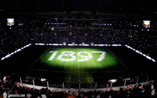 A Juventus completa 120 anos desde sua fundação, em 1º de novembro de 1897