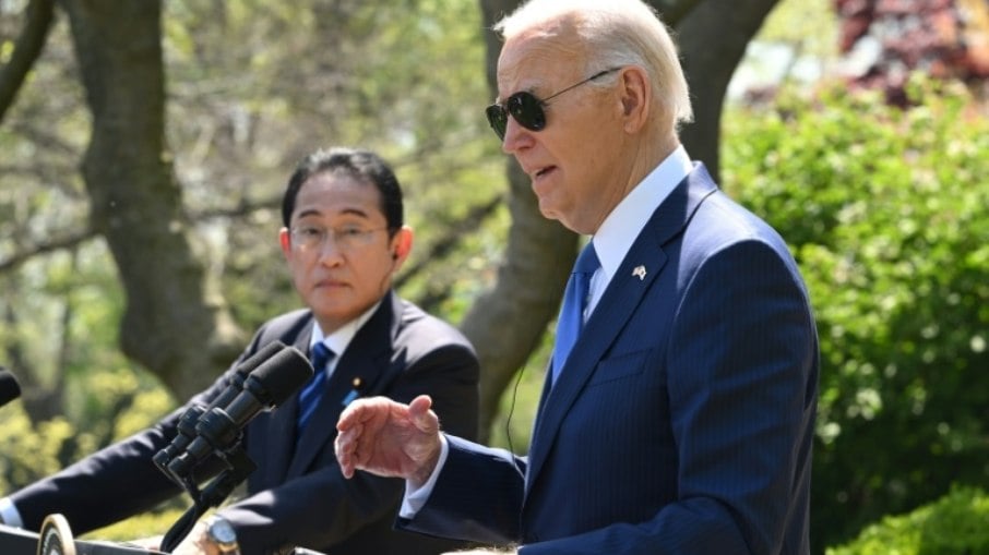 Biden participa de entrevista coletiva no jardim da Casa Branca