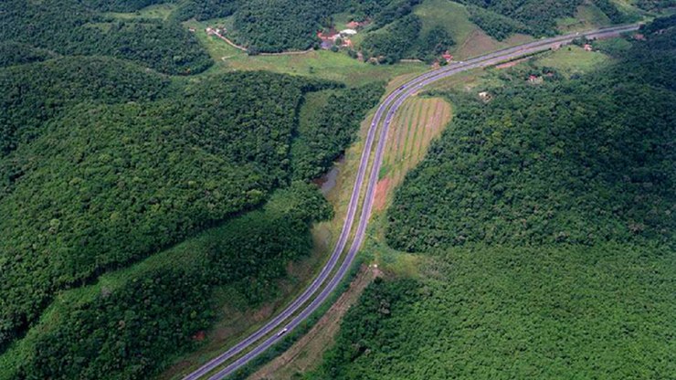 BR-116 em Miracatu (SP) é liberada após acidente