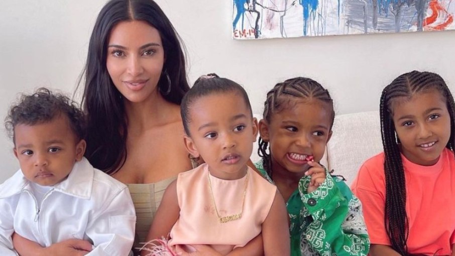 Kim Kardashian se irrita ao ser questionada de Kanye West