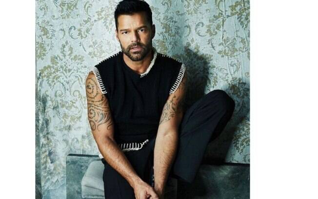 Ricky Martin tinha sua vida amorosa com homens, mas não queria tornar pública