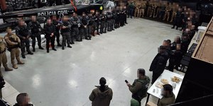 Megaoperação cumpre mais de 300 mandados contra o PCC