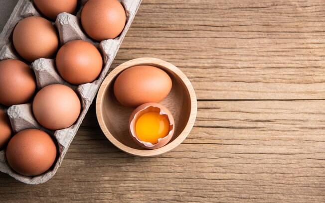 Homem morre depois de comer 42 ovos