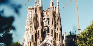 Barcelona impõe regras para selfie em ponto turístico religioso