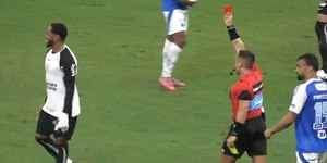 Neto detona meia do Corinthians após expulsão: "Não joga nada"