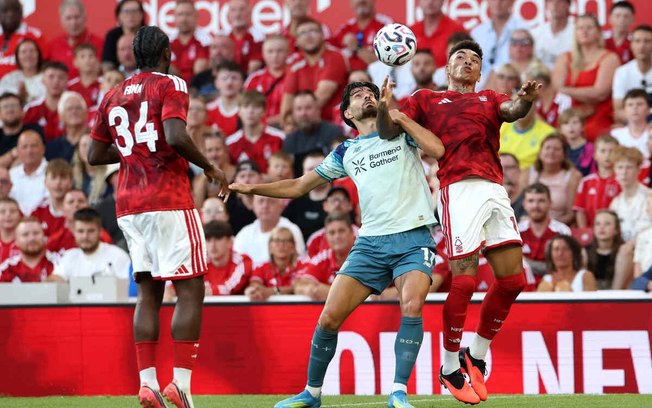 Ndoye, que marcou dois gols na Copa do Mundo pela Suíça, fez em vitória do Nottingham Ndoye, que marcou dois gols na Copa do Mundo pela Suíça, fez em vitória do Nottingham