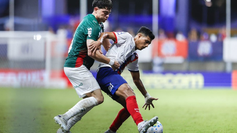 Primeiro tempo foi movimentado entre Bahia e Palmeiras