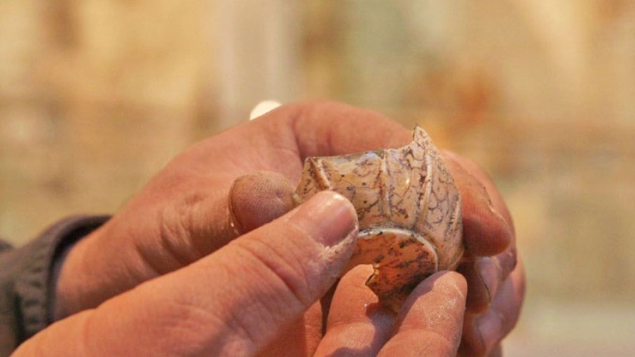 Fragmento de um vaso de vidro do período do Segundo Templo.