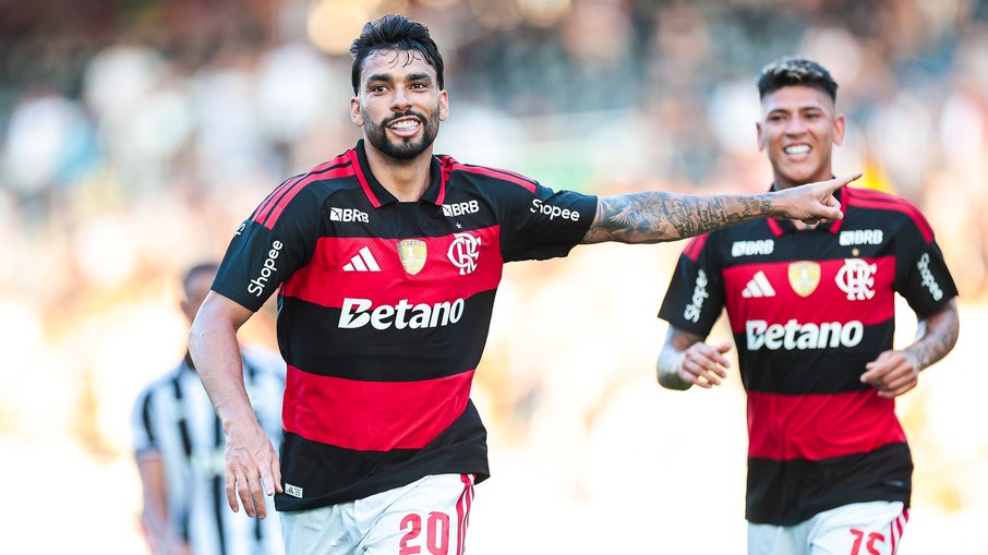 Lucas Paquetá decidiu o primeiro clássico entre Botafogo e Flamengo do ano Lucas Paquetá decidiu o primeiro clássico entre Botafogo e Flamengo do ano