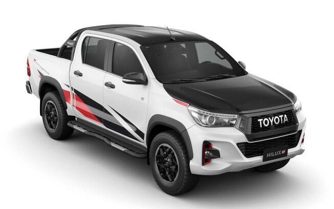 Toyota Hilux GR Sport: versão tem sido bem aceita no mercado e passará a ter mais apelo esportivo com V6 a gasolina