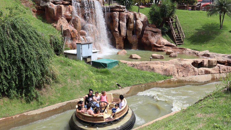 Rio Bravo é uma das atrações presentes no Hopi Hari Rio Bravo é uma das atrações presentes no Hopi Hari