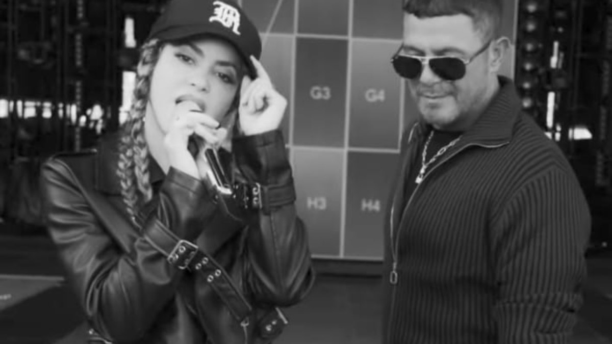 Shakira e Alejandro Sanz no clipe 'Bésame'