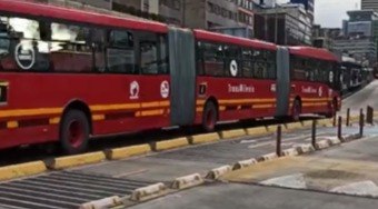 Conhe%C3%A7a%20o%20sistema%20de%20%C3%B4nibus%20refer%C3%AAncia%20no%20mundo%20por%20ser%20mais%20barato