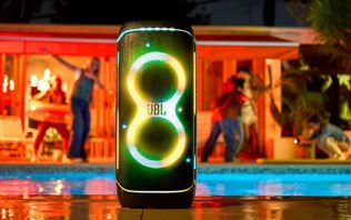 JBL PartyBox 720 despenca mais de R$ 3 mil em oferta
