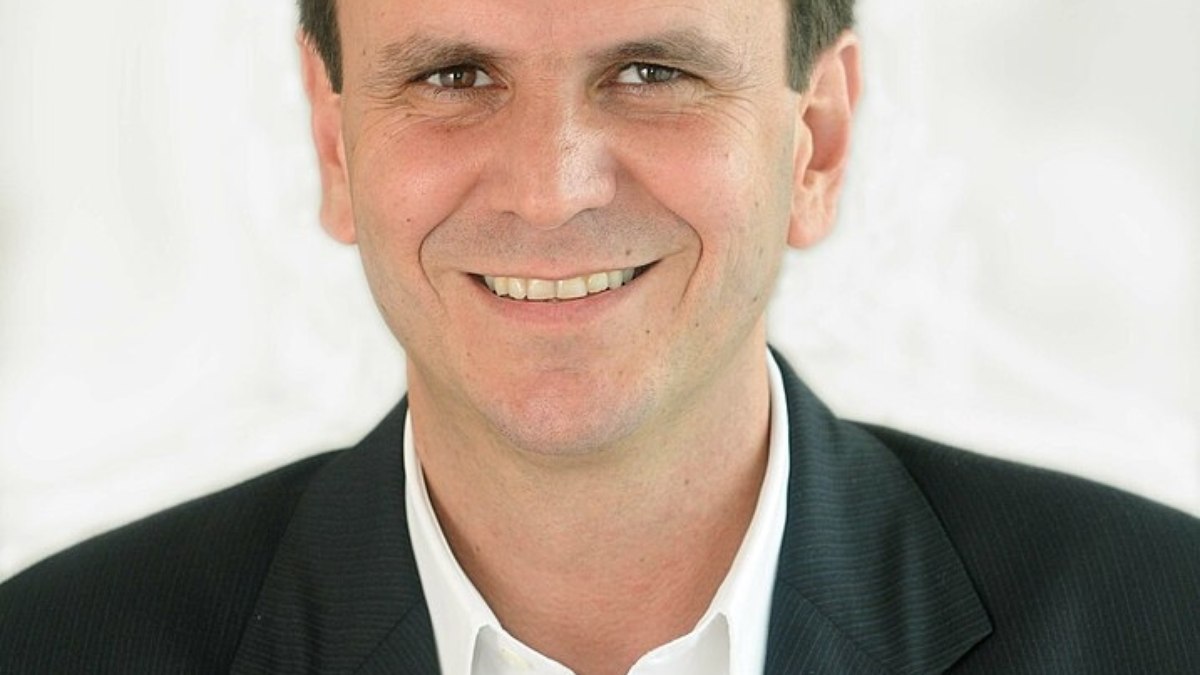 Prefeito do Rio faz discurso escrito por Inteligência Artificial