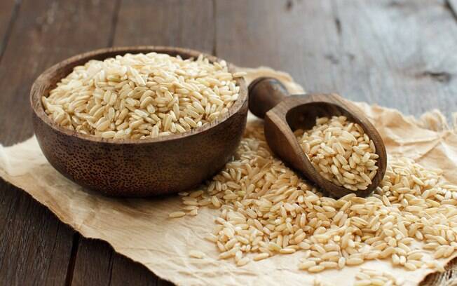 Alimentos integrais, como o arroz, reduz o risco de doenças cardíacas e colabora com uma dieta equilibrada
