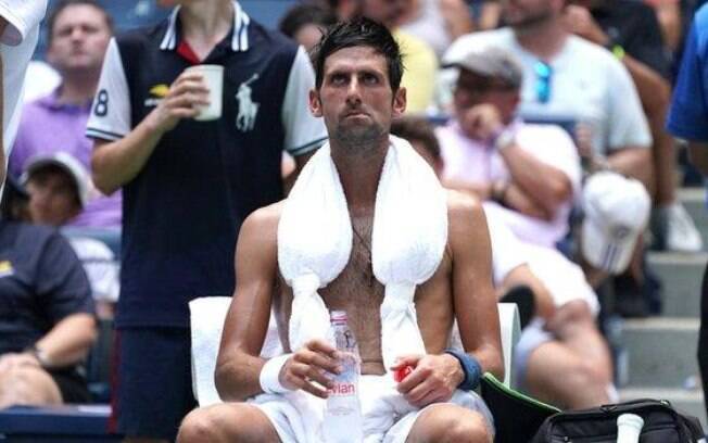 Novak Djokovic usou toalhas com gelo em sua partida no US Open