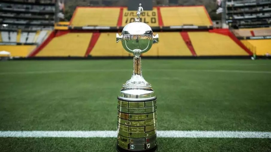 Globo, SBT e Cazé TV disputam a Libertadores na TV aberta Globo, SBT e Cazé TV disputam a Libertadores na TV aberta