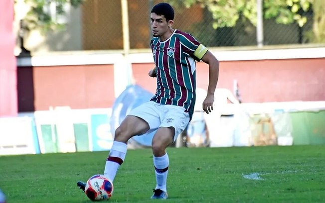 Davi com a camisa do Fluminense ainda na equipe sub-20 