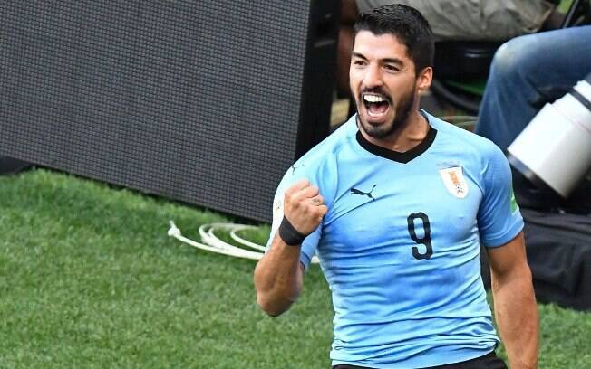 Luis Suárez comemora gol pelo Uruguai