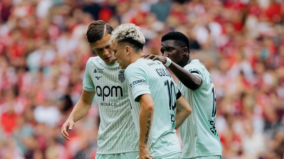 Monaco vence o Liverpool em Anfield