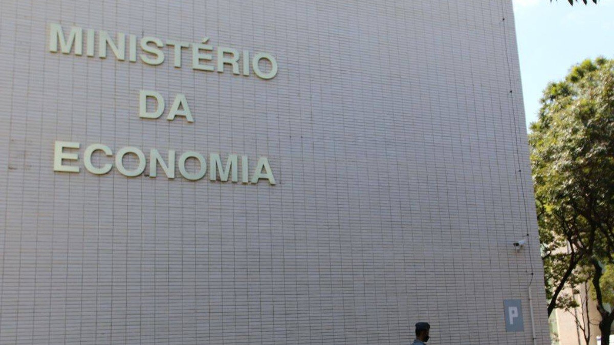 Ministério voltará a ser dividido em três