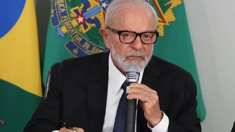 Lula durante cerimônia no Palácio do Planalto