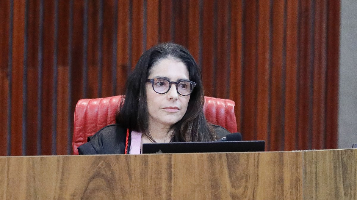 A relatora do caso de Pablo Marçal, a ministra Estela Aranha, na sessão plenária da decisão desta quinta (20)