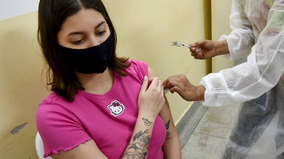 Vacinação em Campinas não precisa de agendamento a partir de segunda.