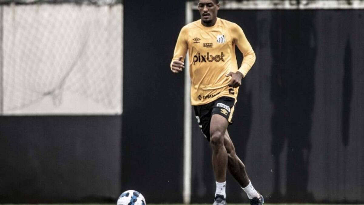 Luiz Felipe perde espaço no Santos e atua apenas 180 minutos em 2022