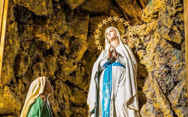História de Nossa Senhora de Lourdes e as orações milagrosas