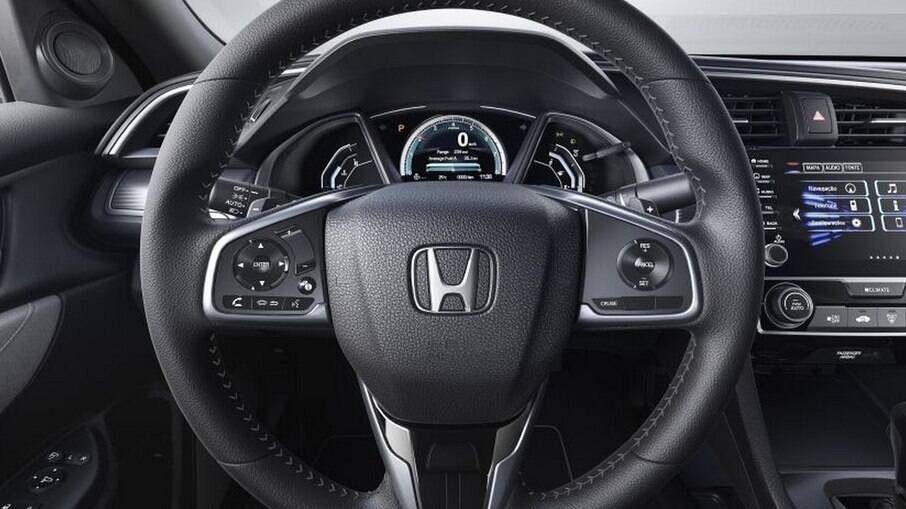 Honda Civic EXL vem com volante revestodo de couro e cluster digital entre os atrativos