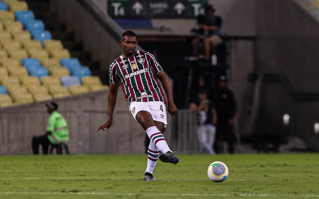 Fluminense quer a permanência do zagueiro Marlon