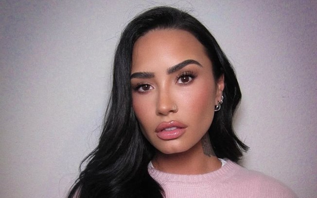 Demi Lovato surpreende ao anunciar seu primeiro livro de receitas Demi Lovato surpreende ao anunciar seu primeiro livro de receitas