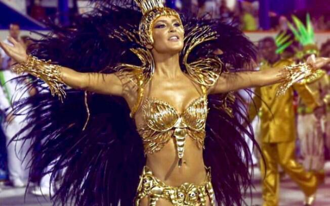 Claudia Leitte se despede do posto de Rainha de Bateria da Mocidade Independente de Padre Miguel