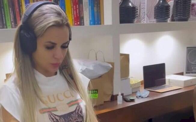 Fã comete erro ao homenagear Deolane Bezerra em tatuagem e viraliza