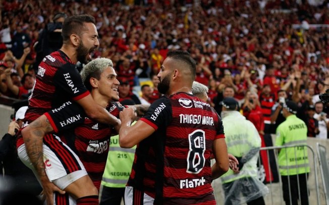 Torcida do Flamengo empolga com finais da Copa do Brasil e Libertadores: 'Mais uma noite feliz'